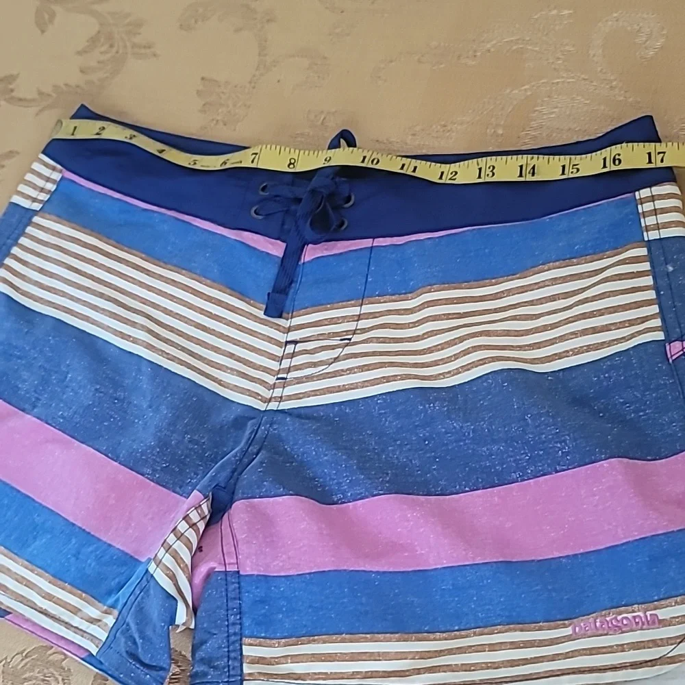 Women's Patagonia Wave Maker Board Surfing short Pink & Blue Stripe SZ 8 - Picture 11 of 15